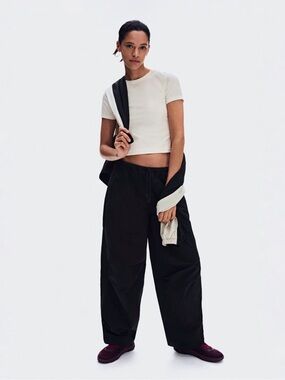 On Running Parachute Pants Medium Black NWT